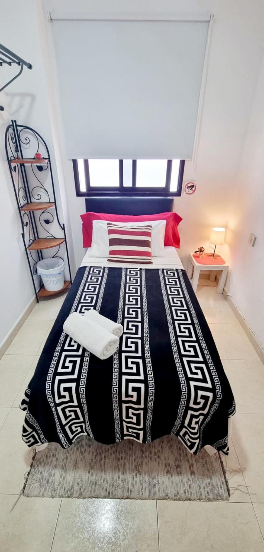 Almar We Go! Habitaciones Privadas En Alcala - Private Rooms - Pieces Privees - In Shared Apartment Bagian luar foto