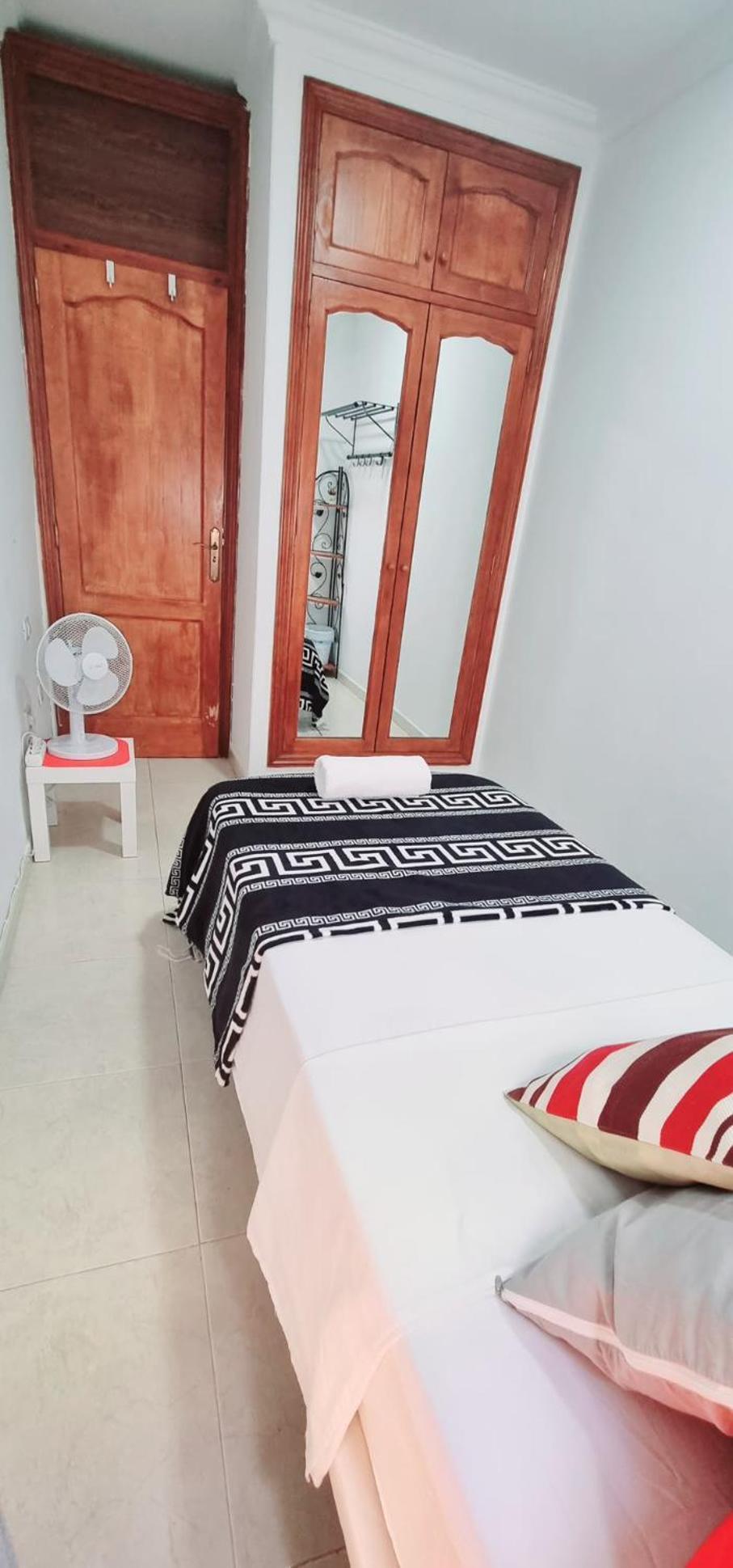 Almar We Go! Habitaciones Privadas En Alcala - Private Rooms - Pieces Privees - In Shared Apartment Bagian luar foto