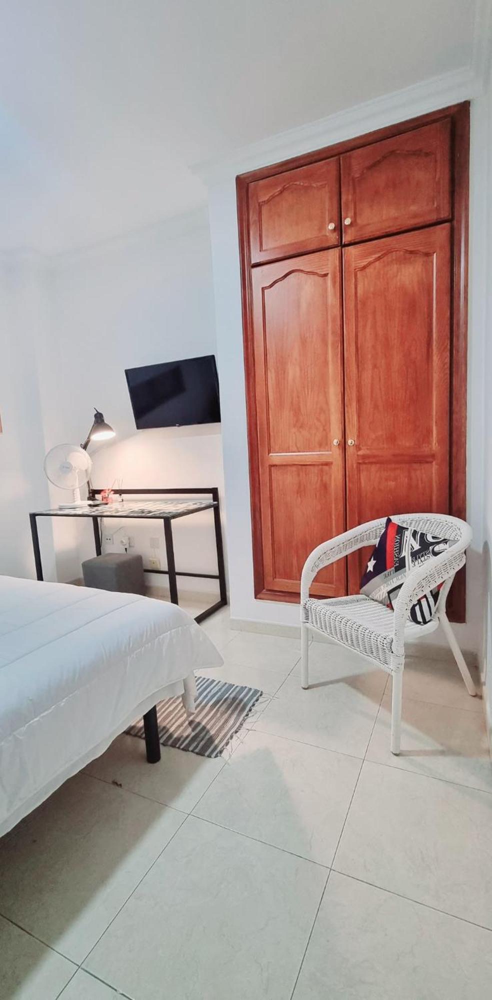 Almar We Go! Habitaciones Privadas En Alcala - Private Rooms - Pieces Privees - In Shared Apartment Bagian luar foto